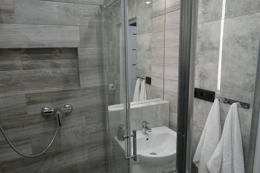 Apartament Lucy - Scisle Centrum Czestochowy تشينستوخوفا المظهر الخارجي الصورة